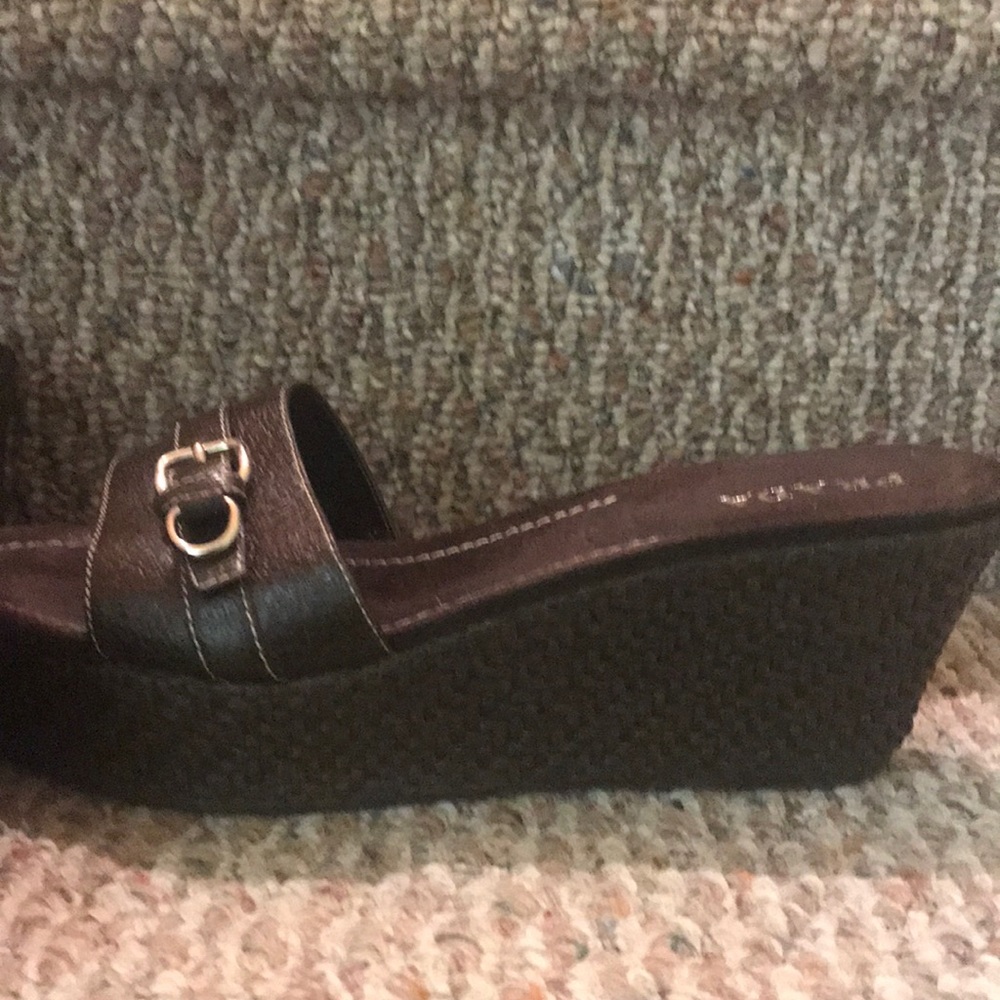 Shoes - Picture 2 of 4